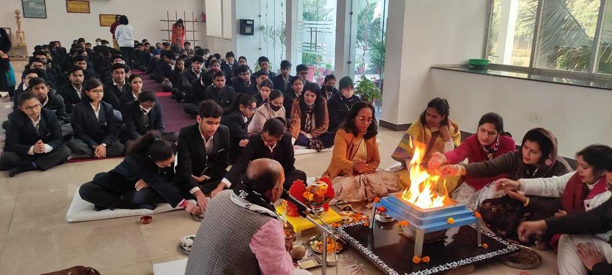 मकर संक्रांति पर बच्चों के अच्छे अंक हासिल करने के लिए हवन-पूजन